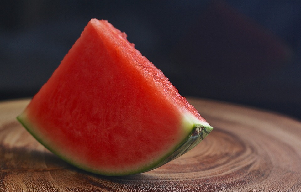 Nezralým melounům je konec. Začněte vybírat červené a chutné