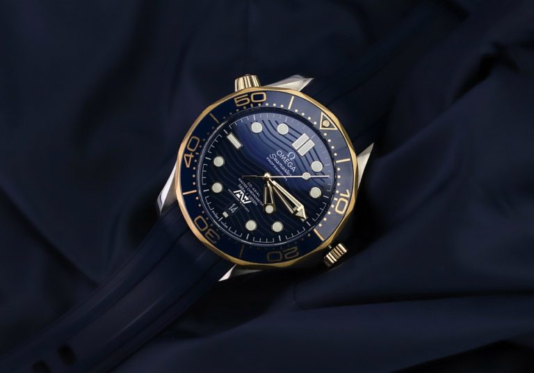 Rolexky z prvního filmu s Jamesem Bondem jsou ve dražbě. Na kolik hodinky vyjdou?