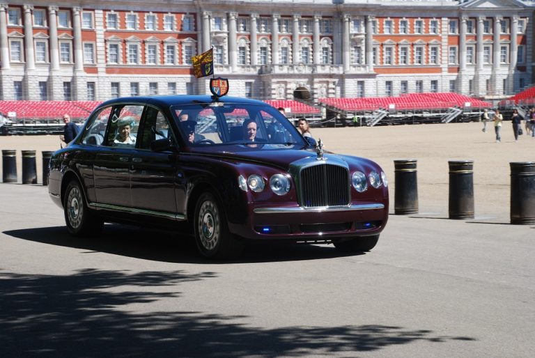 Alžběta II. je známá pro své zvláštní stravovací návyky. Znáte alespoň některé?