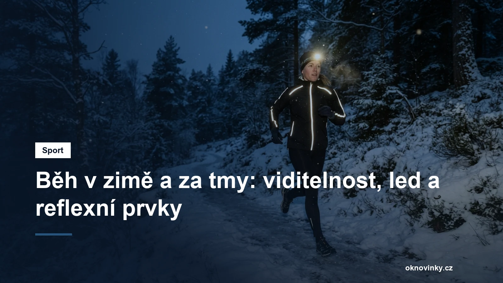 Běžec s čelovkou na zasněžené cestě za soumraku