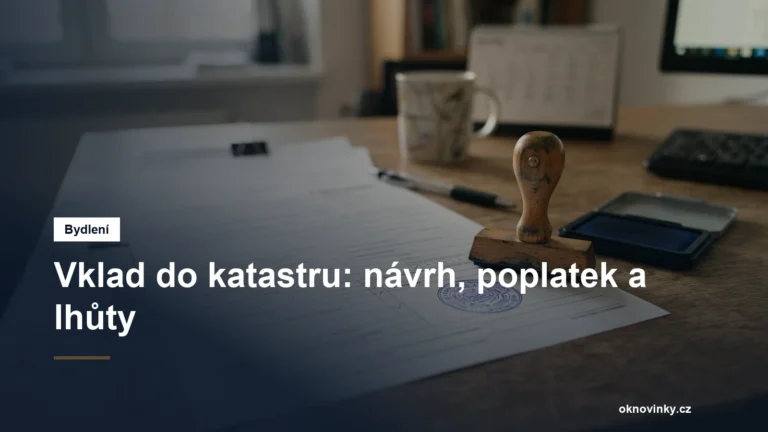 Úřední formulář a razítko na stole
